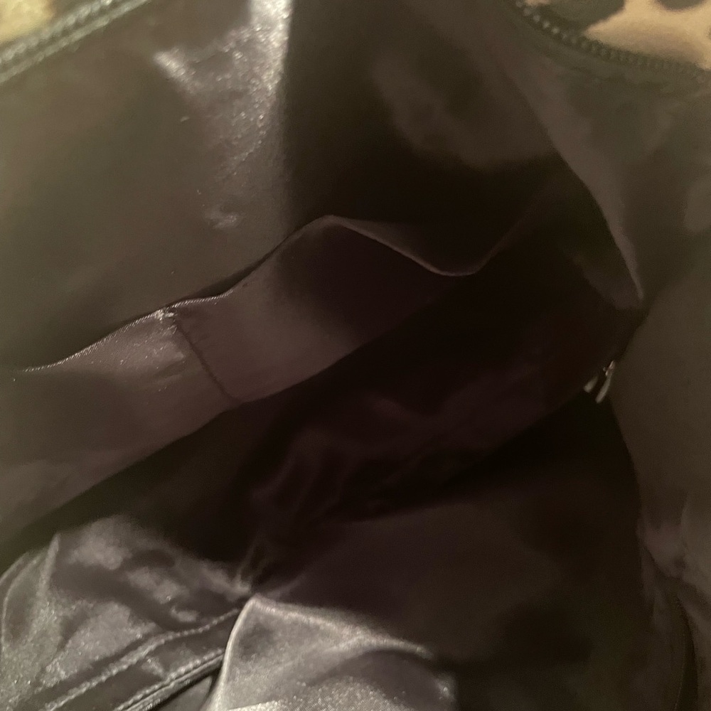 Leopard Patterned Shoulder Bag - Picture 2 of 6